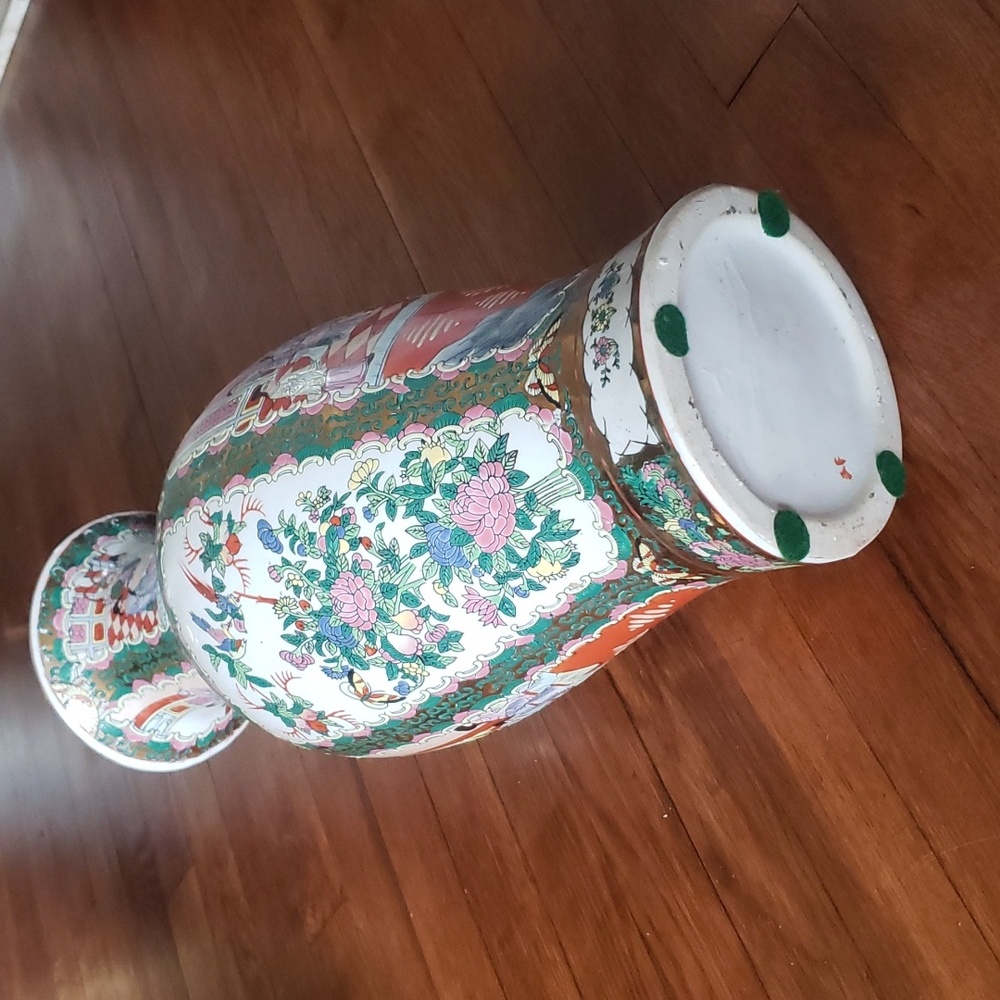 VINTAGE FAMILLE ROSE VASE - Picture 11 of 13